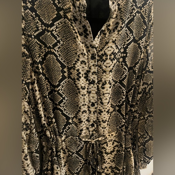 Shop Thursdays snake print dress - Picture 3 of 6